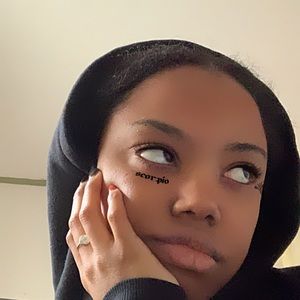 Meet your Posher, Simone